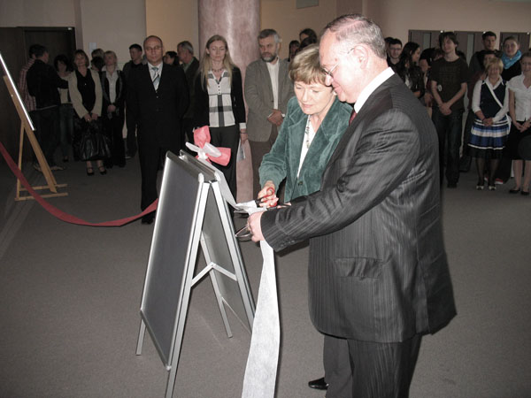 Торжественное открытие выставки в Главной библиотеке Варминьско-Мазурского университета в Ольштыне